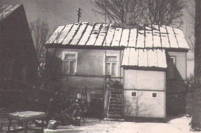 Itatų namas, kuriame buvo biblioteka